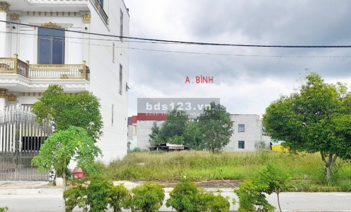 Tôi chủ do kinh doanh thua lỗ sang gấp 572m2. Gía 680 triệu. Ngay trung tâm Bình Dương.