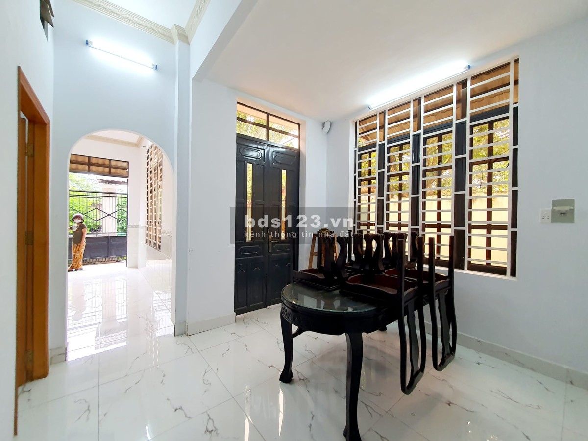 Bán nhà vô ở ngay, MT đường 10m, Hàng hiếm, vuông vức 7x15m, 70m ra Nguyễn Duy Trinh, giá nhỉnh 5 tỷ