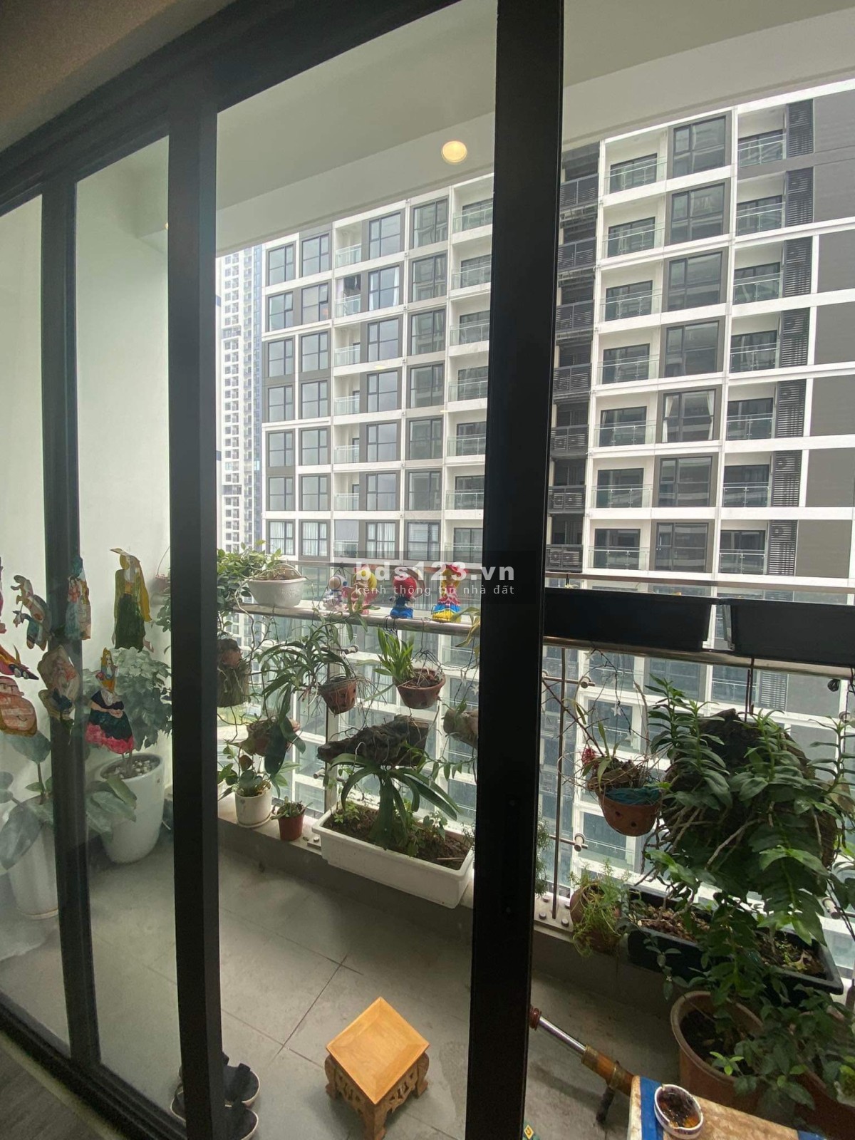 Chuyển nhượng bán căn hộ 1PN+1 Tonlin1 xịn xò nhất KĐT Vinhome Smart City
