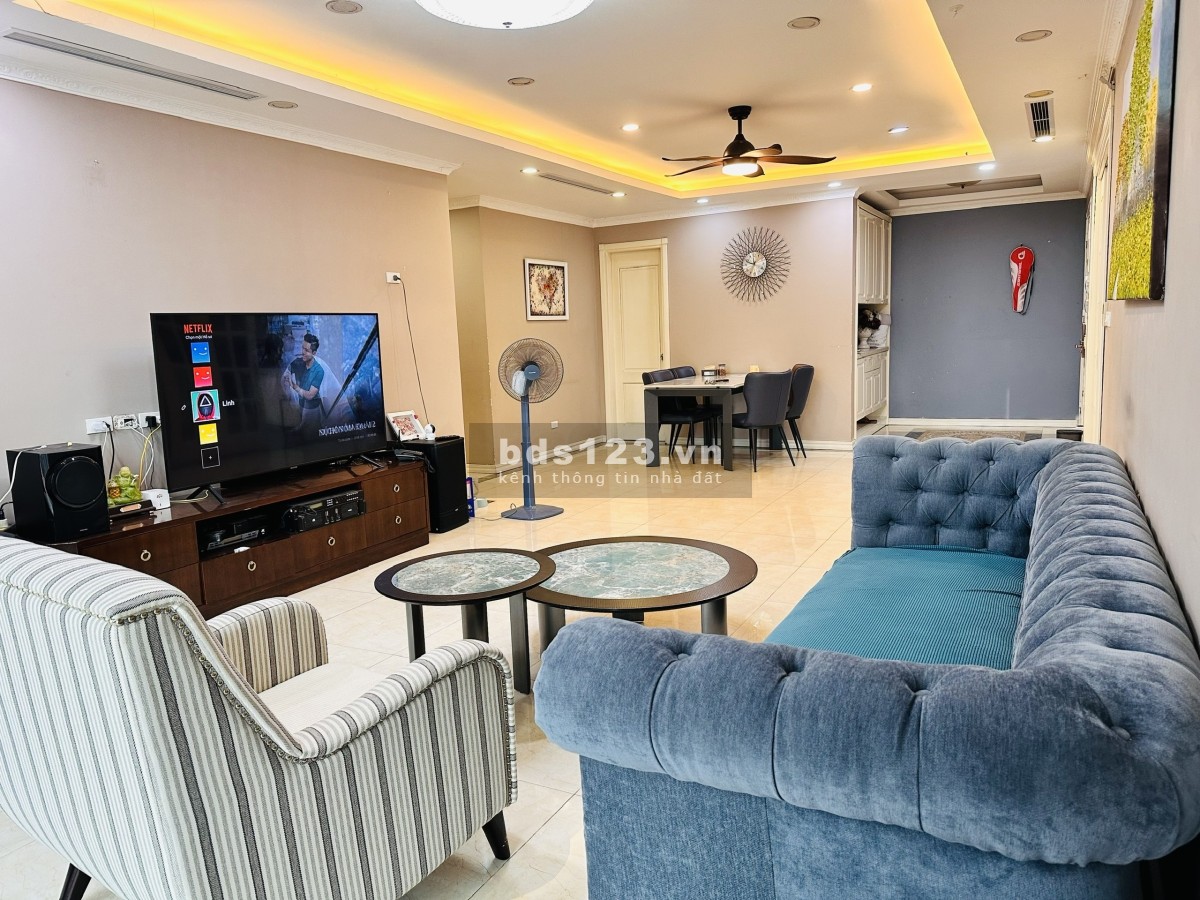 Bán chung cư 379 Đội Cấn chính chủ, 3PN, 180m² giá 7,8 tỷ