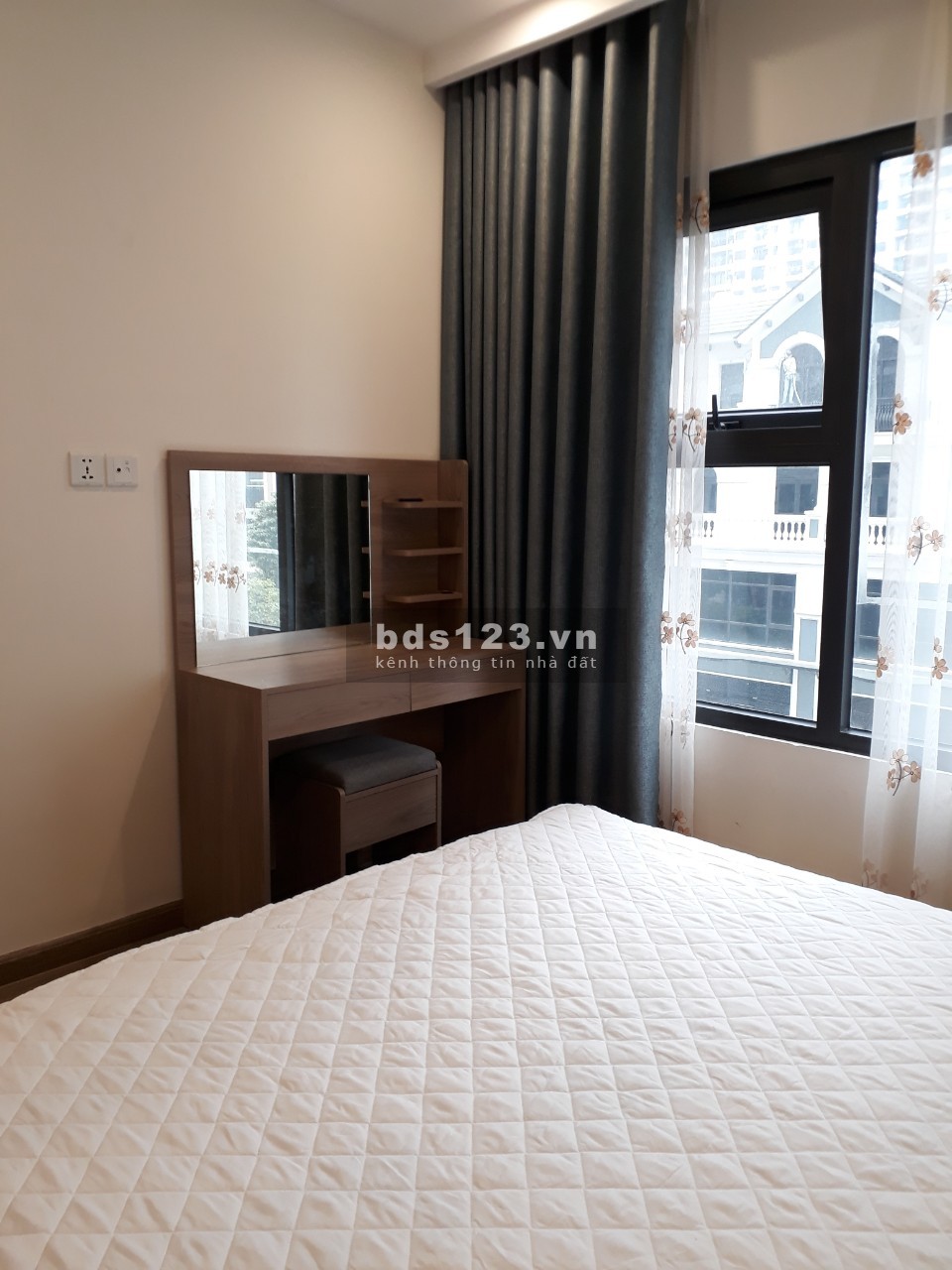 Chuyển nhượng bán căn hộ 2pn1vs tại Vinhomes Smart City Hà Nội