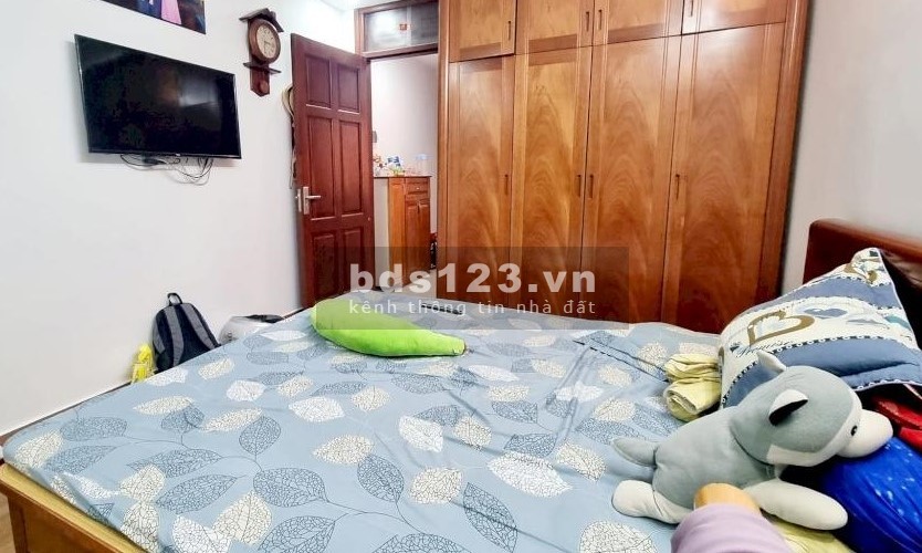 Gần 2.55 tỷ - nhà 2 tầng phố Nguyễn Lương Bằng - TT quận Đống Đa