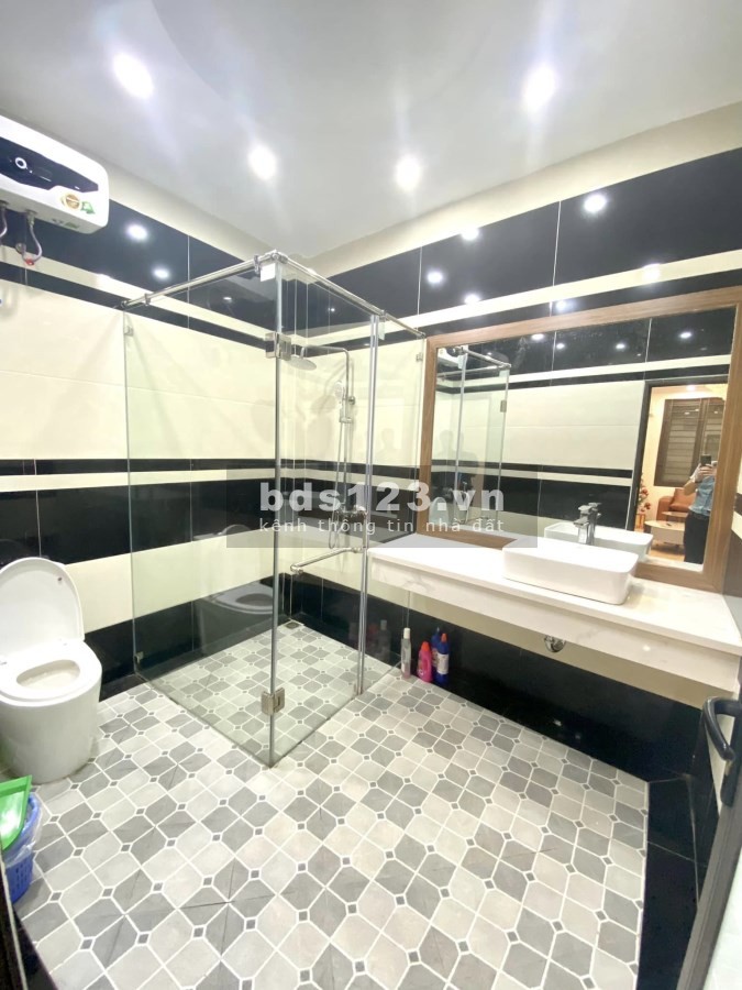 Bán nhà riêng đẹp nhất ngõ phố Xuân Thủy, 5 tầng, sổ siêu đẹp, chưa tới 6tỷ