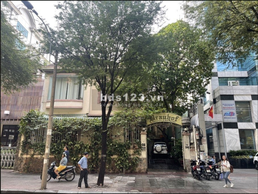 Hot !!! Góc Mặt tiền số 98 Nguyễn Du, Bến Nghé, Quận 1- DT 420m2