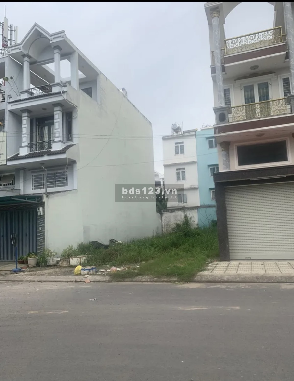 Cực đẹp lô đất 100m2 giá 1ty899, Chợ đầu mối Hocmon, sổ hồng riêng