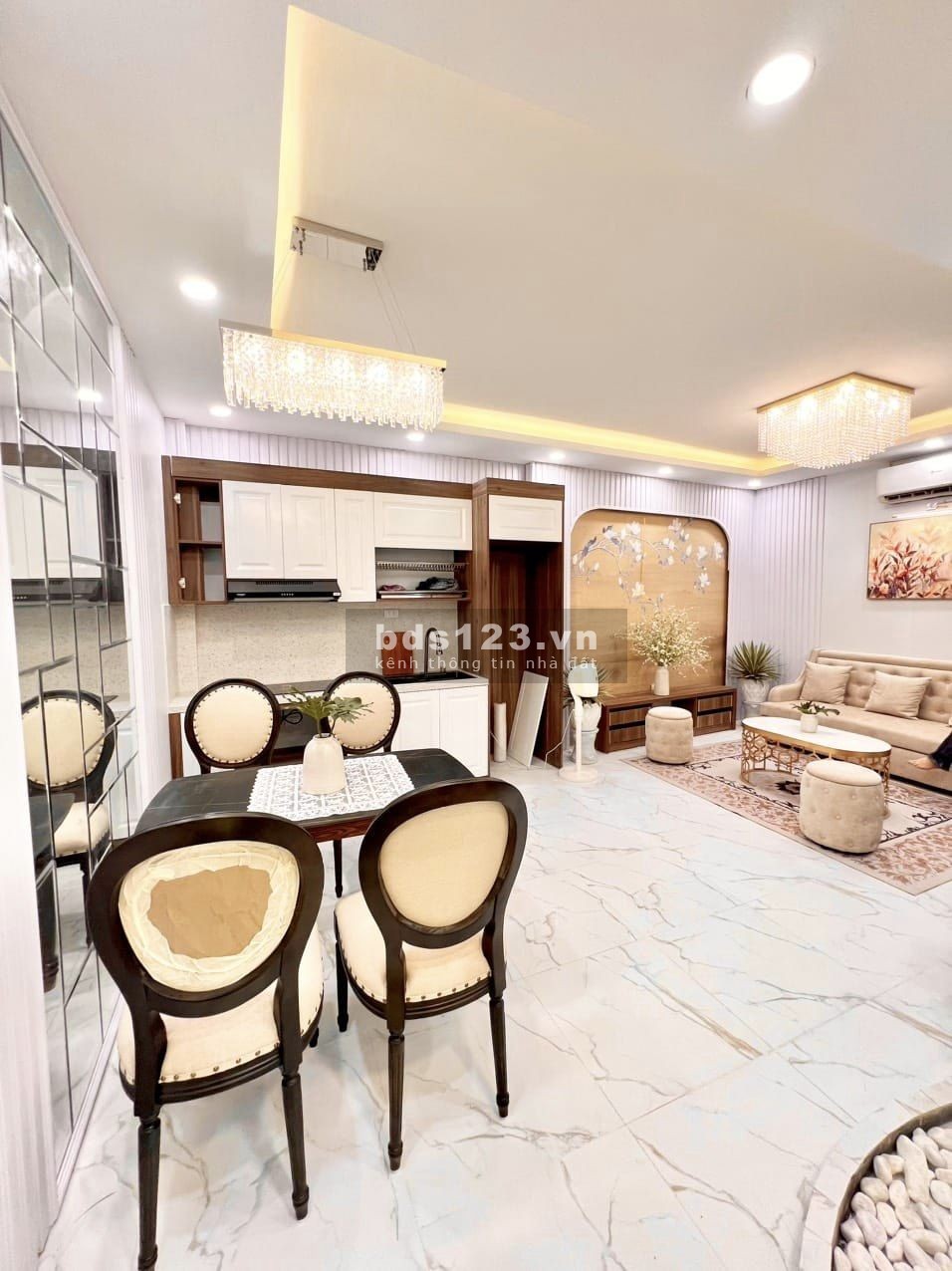 Cần bán nhà Phạm Ngọc Thạch, Đống Đa, 48m2, ô tô cách 20m, giá 3 tỷ 8 - 48 m2