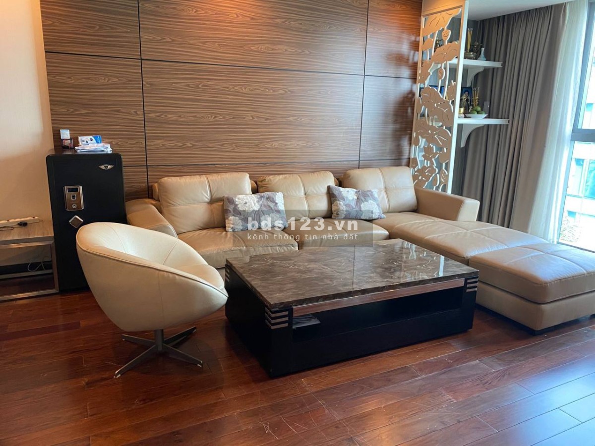 Cho thuê căn hộ cao cấp 3PN 156m2 tại Vincom Đồng Khởi view đẹp - giá chỉ 78,5tr/tháng.