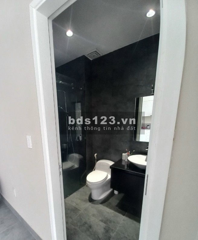 Bán nhà 2 mặt tiền, nằm ngay trục chính khu đô thị FPT Đà Nẵng