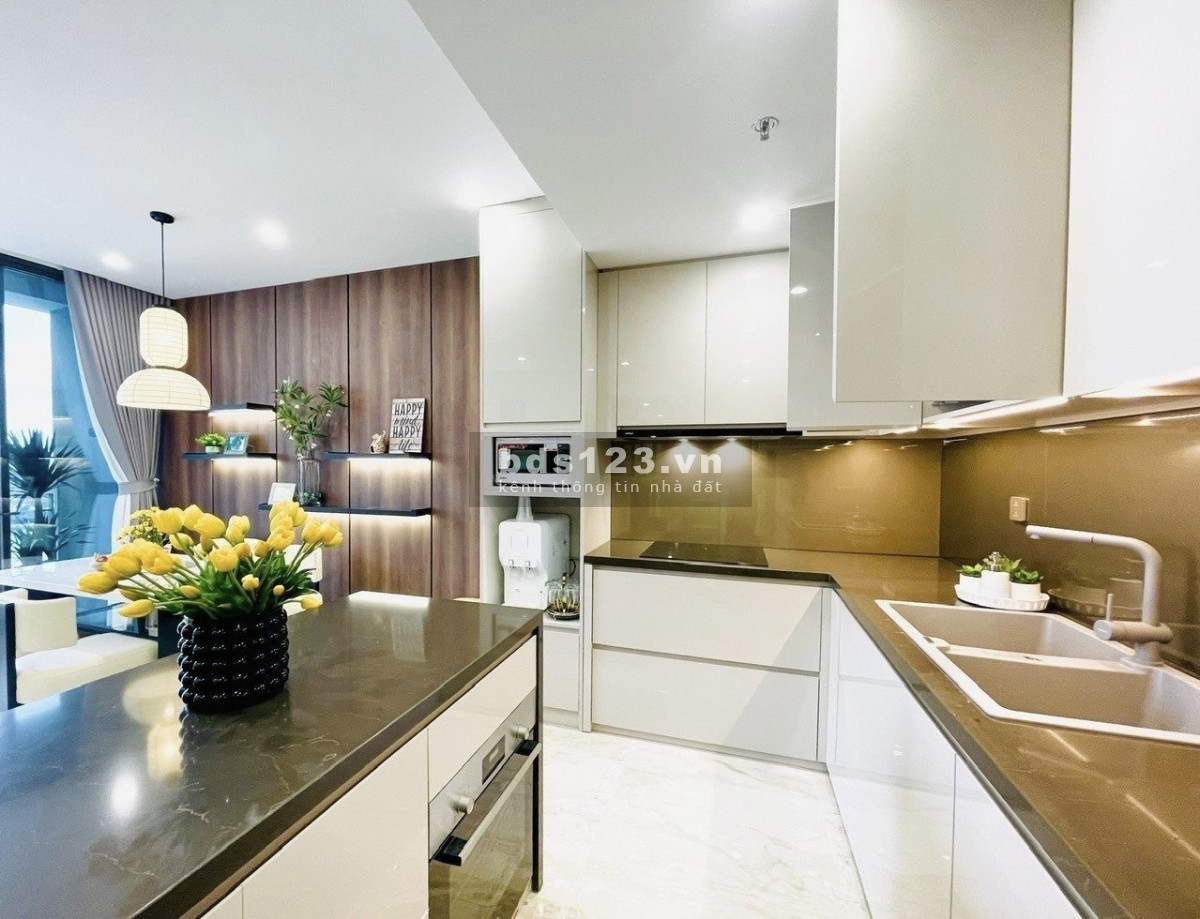 Căn hộ cao cấp 2 phòng ngủ cho thuê Thảo Điền Green, gần trường quốc tế BIS.
