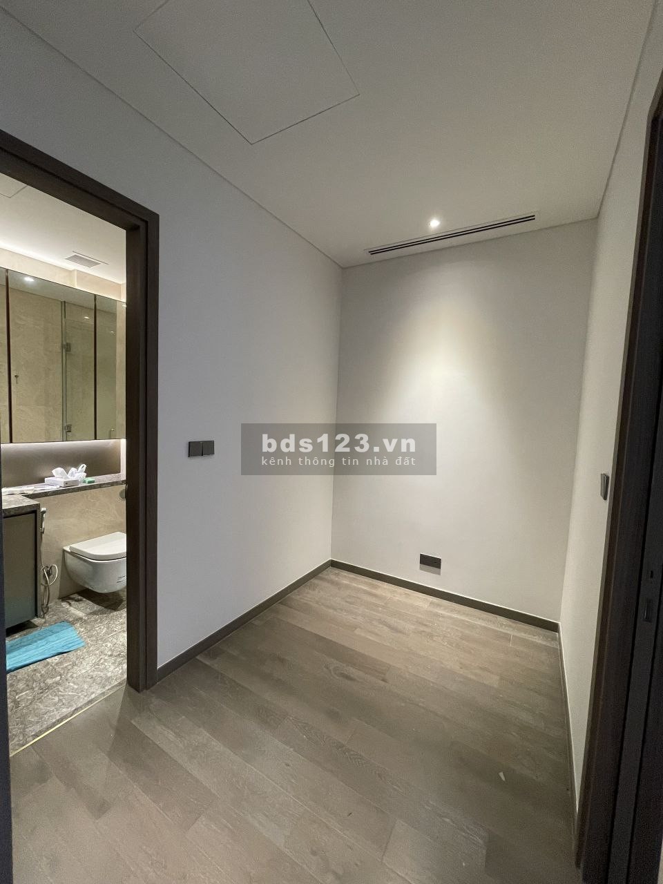 [English Below] Cho thuê căn hộ cao cấp 1PN ít nội thất (51m2) tại The Marq giá chỉ 21tr/tháng.