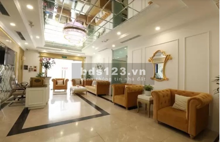 Mặt bằng các tầng đa dạng 250-450m2 có sân ban công. Thuê mọi mô hình. Tòa nhà ven Hồ Tây
