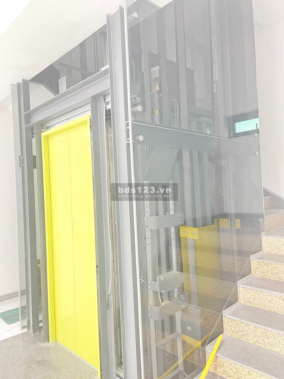 Chính chủ cho thue toà nhà 15x20m 330 Nguyễn Thị Thập Quận 7