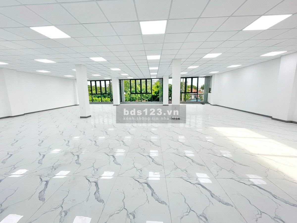 Chính chủ cho thue toà nhà 15x20m 330 Nguyễn Thị Thập Quận 7