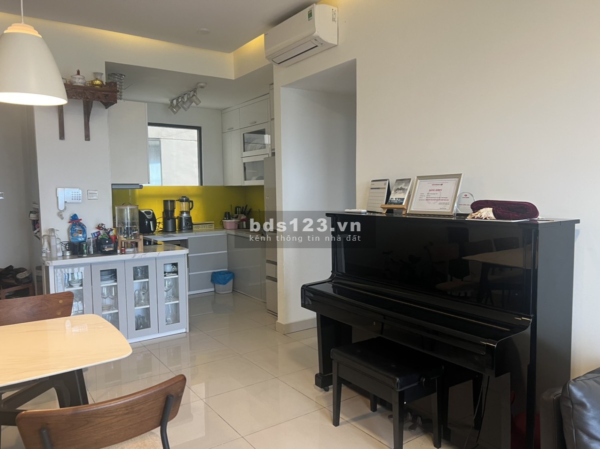 Cần bán gấp căn hộ 3PN full nội thất view Đông Nam The Sun Avenue, Quận 2