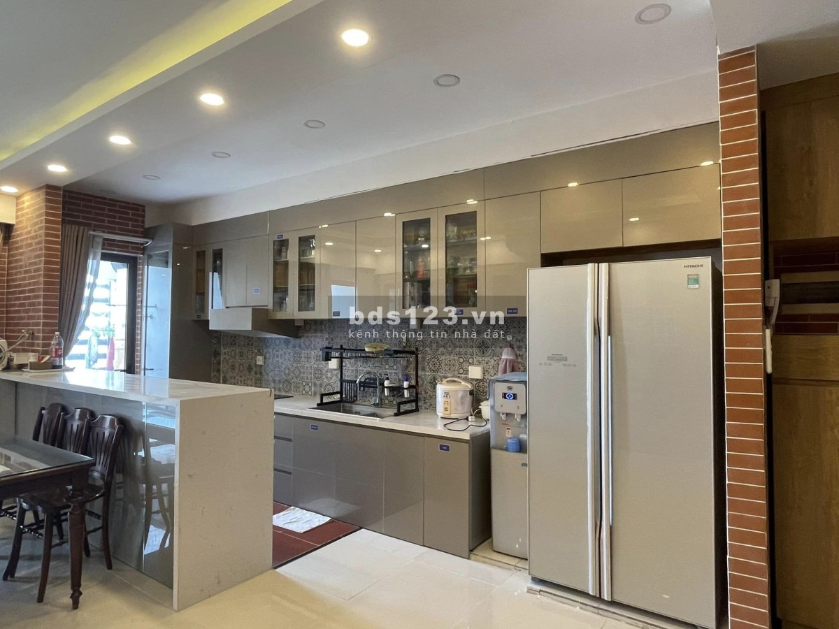 Cần bán gấp căn hộ 3PN DT 109m2 tại The Sun Avenue