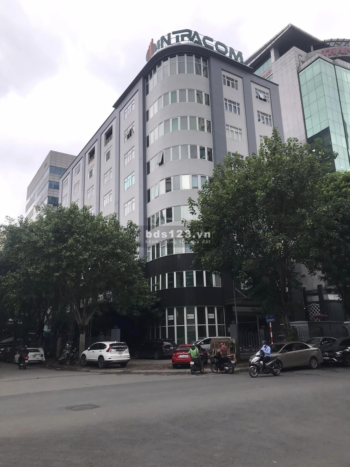 Chủ cần bán gấp tòa văn phòng Dịch Vọng Hậu 1400m2