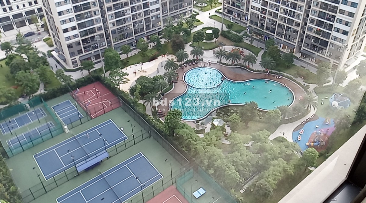 Cần bán Studio 30.6m đồ cơ bản 1.290 bao phí view nội khu Vinhomes Smart City