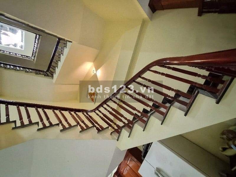 Cần bán nhà gấp Ngọc Hồi 2 mặt thoáng lh: 0989.355.046