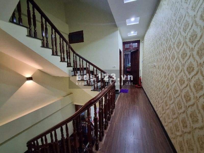 Cần bán nhà gấp Ngọc Hồi 2 mặt thoáng lh: 0989.355.046