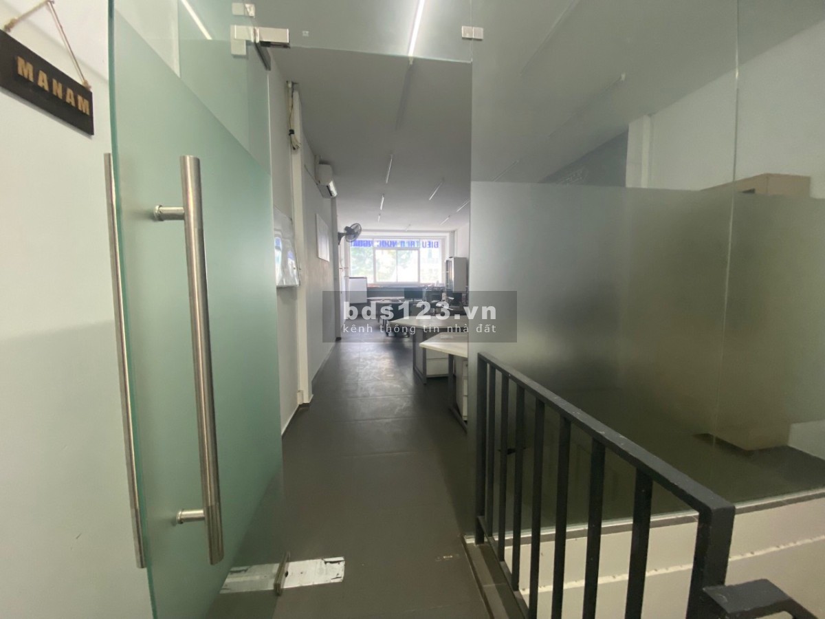 Cho thuê nhà mặt tiền số 235B Nguyễn Văn Cừ, Phường Nguyễn Cư Trinh, Quận 1