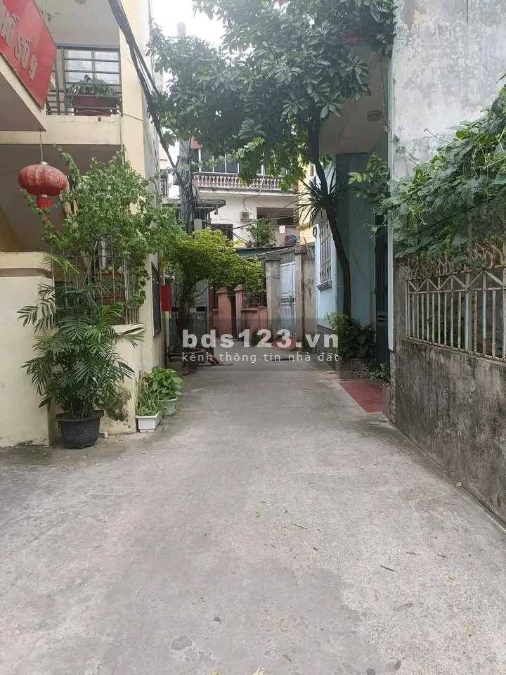 Giá rẻ đất Việt Hưng gần 50m, giá 3 tỷ 290 triệu, trung tâm, đa tiện ích, 0987883182