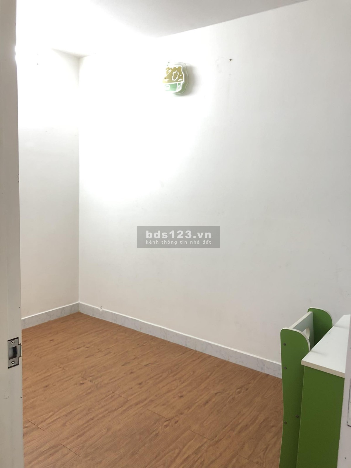 Cần cho thuê gấp Căn Hộ Vạn Độ Quận 4, Dt : 62 m2, 2PN, 1WC, Giá : 8.5 tr/th Nhà Có Nội Thất,