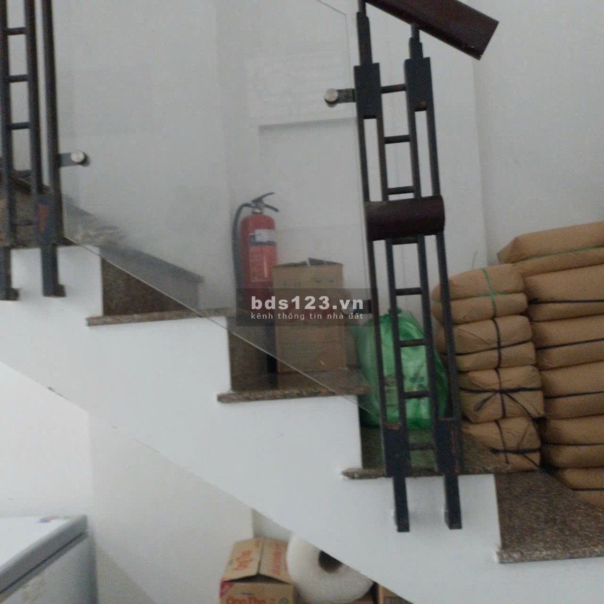 Cần sang nhà mặt tiền đường Phạm Văn Bạch, phường 12, quận Gò Vấp.