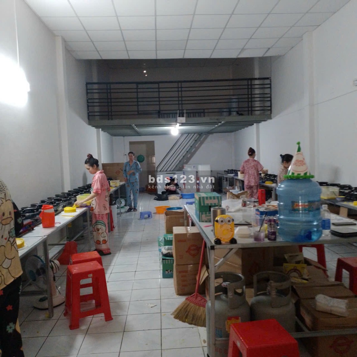 Sang kho xưởng,1/Quang Trung, phường 12, quận Gò Vấp.