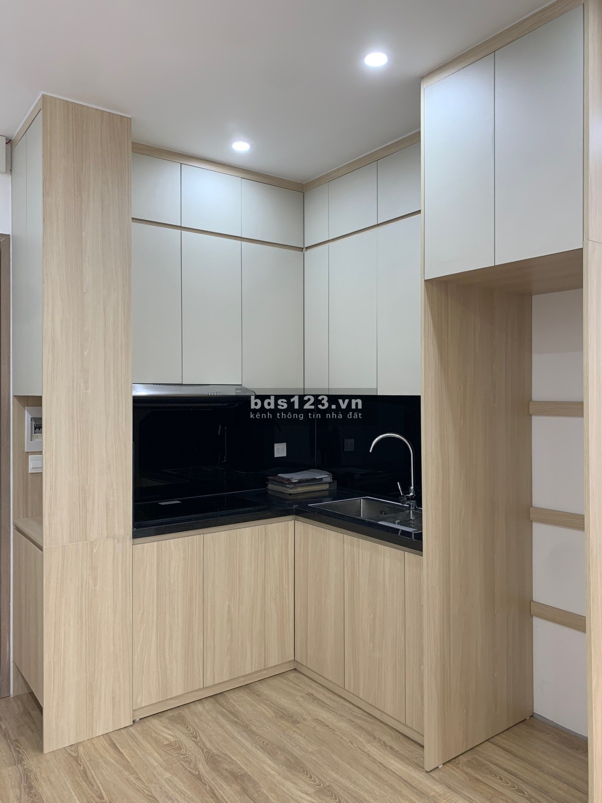 Tôi cần bán căn hộ 1 ngủ +, imperia sắp nhận nhà, toà i3, giá 1.795. vin smart.ko tiếp sale