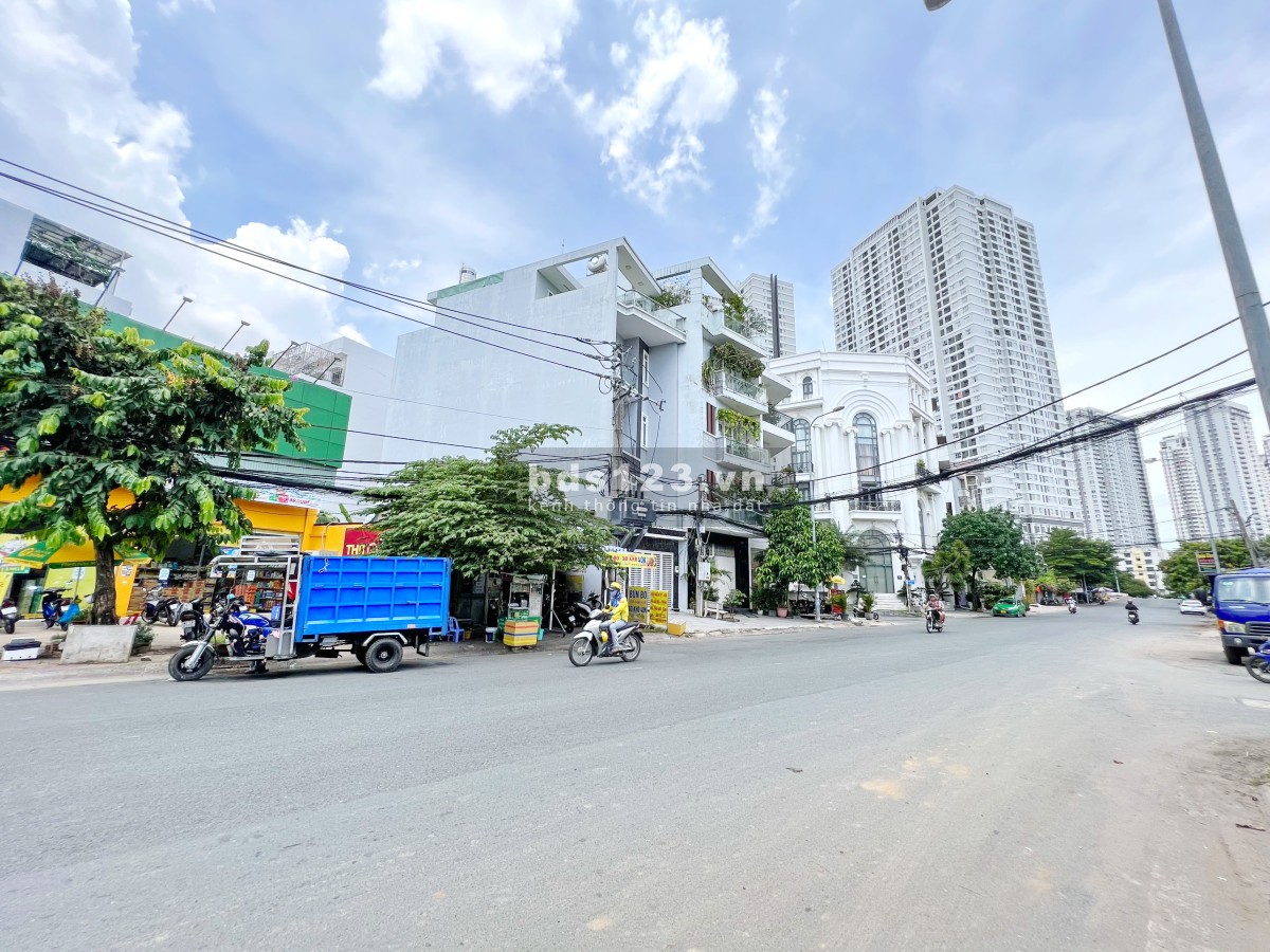Bán căn góc Bách Hoá Xanh 2 mặt tiền đường nhựa 24m KDC Kiều Đàm 793 Quận 7