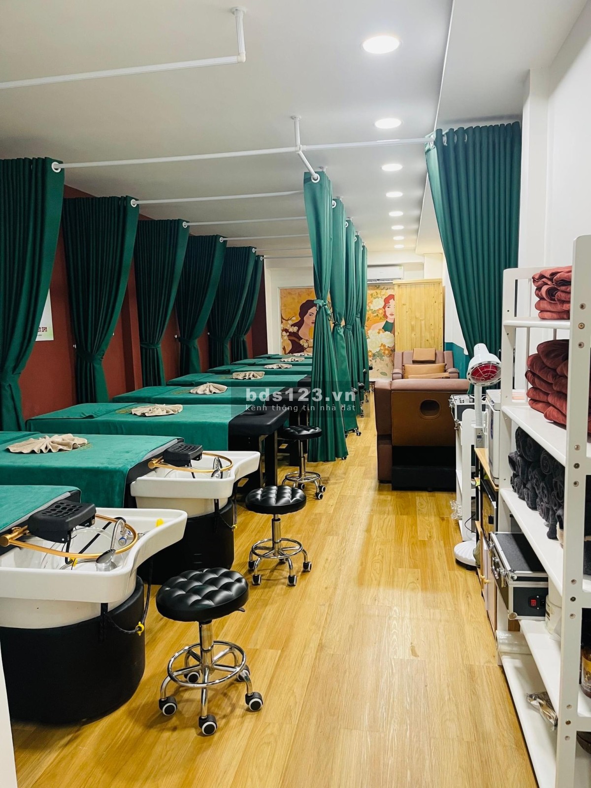 Hot !!! Mặt tiền KD siêu đẹp số 225 Bàu Cát, Phường 14, Tân Bình - Diện tích 140m2