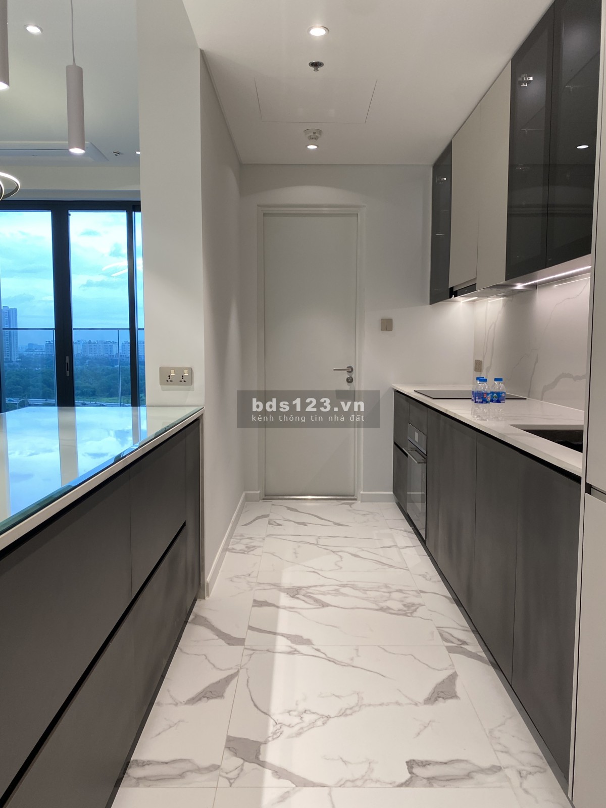 Cho thuê căn hộ crest , 1 phòng ngủ , đầy đủ nội thất, giá từ 24tr