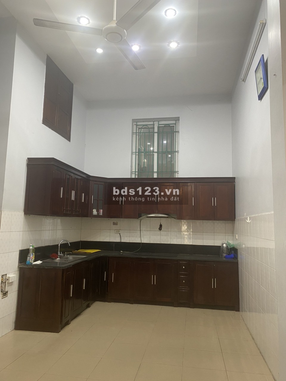 Cho thuê nhà gần bệnh viện đa khoa tỉnh, phường Liên Bảo. Diện tích 100m2