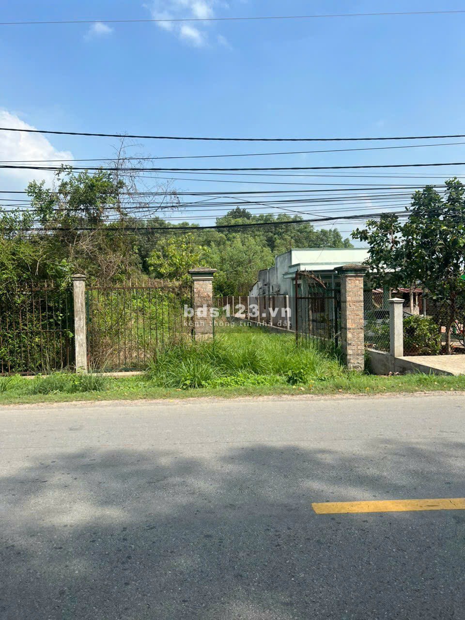 Bán lô đất MT đường Nguyễn Văn Khạ 10x44 có sẳn 300m thổ cư KD đa nghề