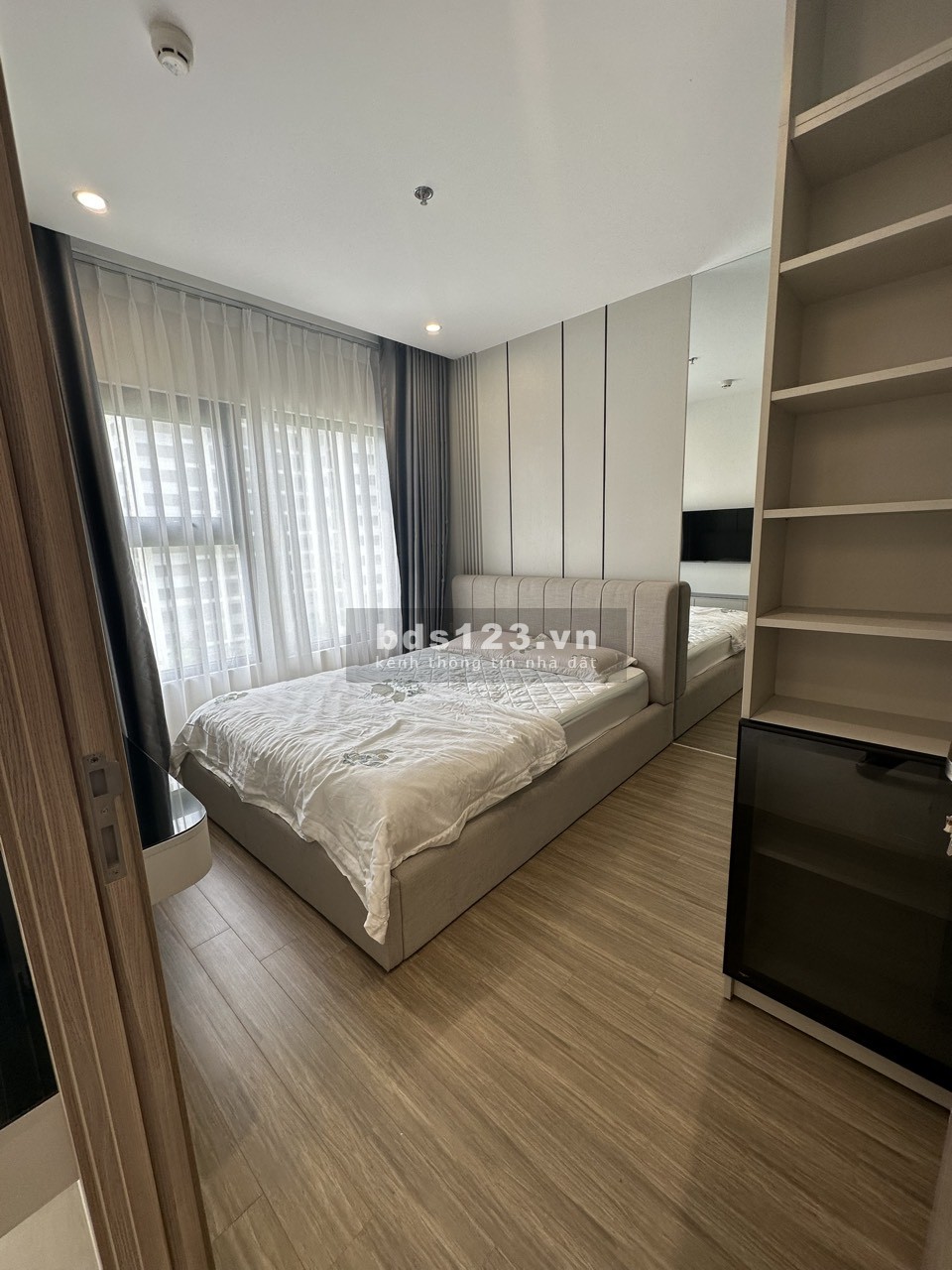 Cho thuê căn hộ 2PN full Luxury chỉ 12 triệu tại Vinhomes Quận 9