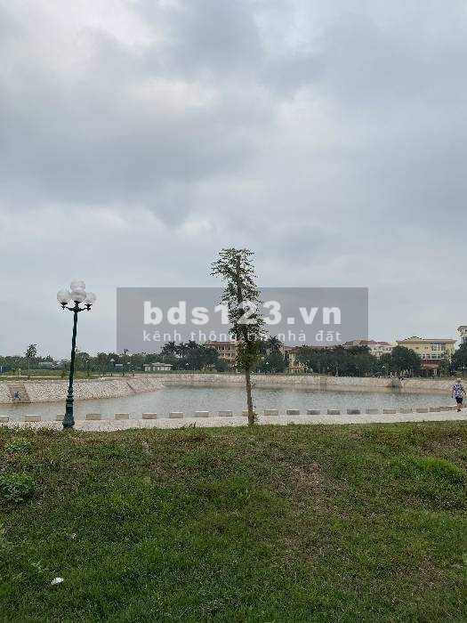 1 mảnh đất duy nhất sót lại tại quận Long Biên 50M, mặt tiền 4M, hơn 2 tỷ 650 triệu, 0987883182