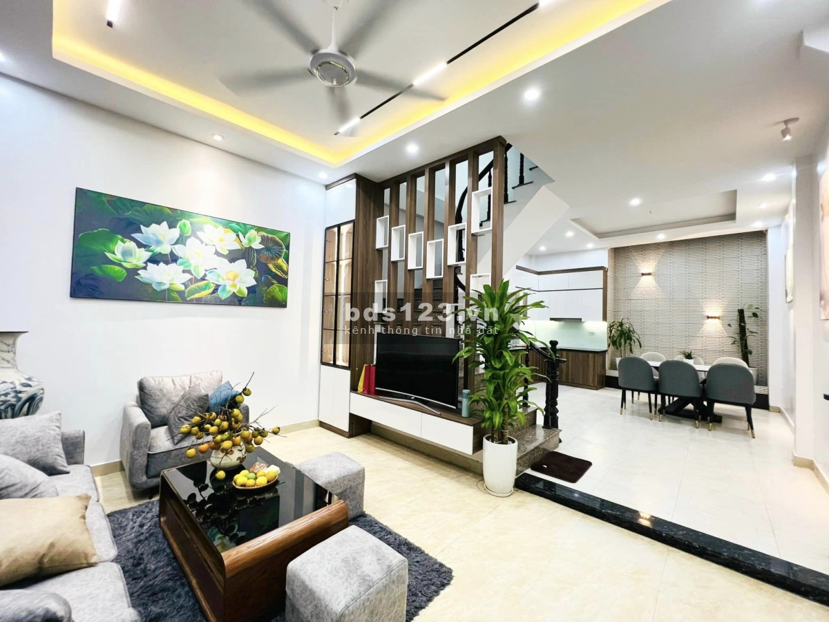 CẦN BÁN GẤP NHÀ THỤY KHÊ 51m2, Giá 5.5 Tỷ- GẦN HỒ TÂY LỘNG GIÓ, NGÕ RỘNG THÔNG THOÁNG