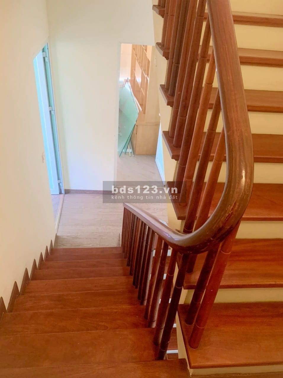Cần bán 1 căn mặt đường Vũ Thạnh- đống đa.68m2 mặt tiền 6,6m NỞ HẬU chỉ 15,6 tỷ