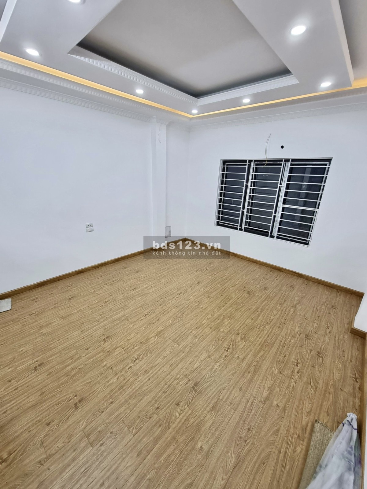 CHỊ GÁI NHỜ BÁN NHÀ XUÂN ĐỈNH 32m2 , Giá 3.6 TỶ - GẦN NGOẠI GIAO ĐOÀN, Ô TÔ 16 CHỖ ĐỖ CỔNG