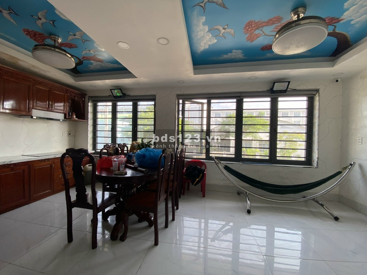 HOT!!! Nhà mặt tiền Đường D5, Phường 25, Bình Thạnh.