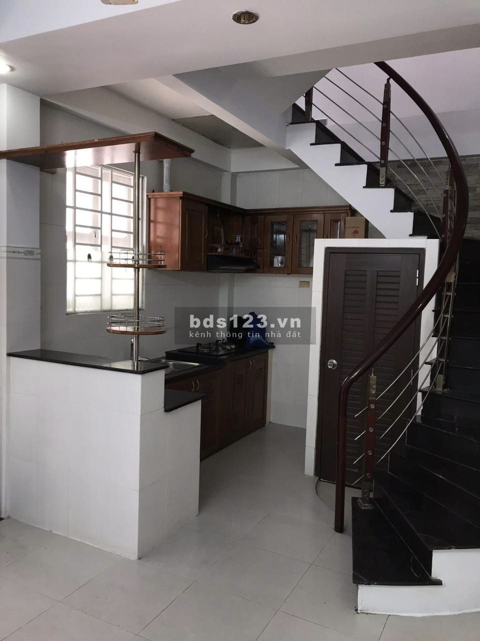 Siêu phẩm nhà riêng 4 tầng, hẻm thông, khách cắt lỗ 300 triệu tại đường Bà Hạt, Quận 10, DT 24m²