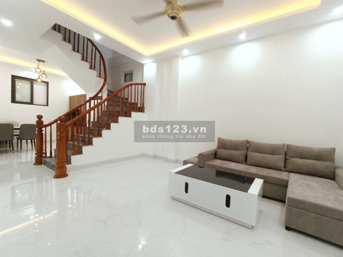 Bán nhà Bằng Liệt - Linh Đàm - Ngõ 61- nhà mới - 52m - ô tô đỗ cổng - Chỉ 4.15 tỷ