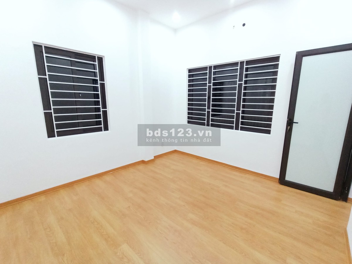 Bán nhà Bằng Liệt - Linh Đàm - Ngõ 61- nhà mới - 52m - ô tô đỗ cổng - Chỉ 4.15 tỷ