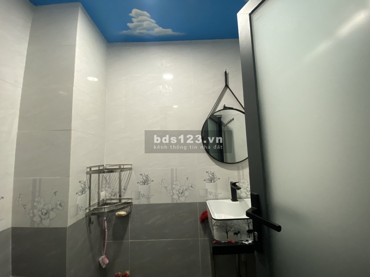 HOT!!! Nhà mặt tiền Đường D5, Phường 25, Bình Thạnh.