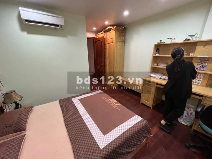 Cho thuê nguyên căn 4 tầng 60m2 đường Vũ Trọng Khánh ( 420 Lạch Tray) gần Văn Cao