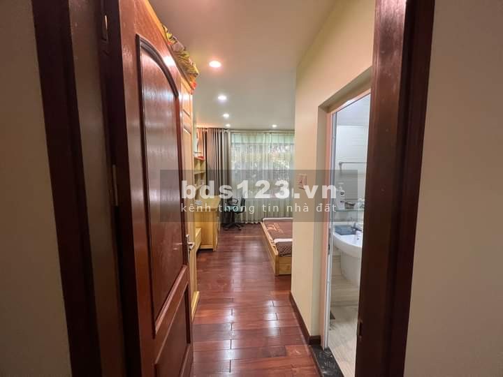Cho thuê nguyên căn 4 tầng 60m2 đường Vũ Trọng Khánh ( 420 Lạch Tray) gần Văn Cao