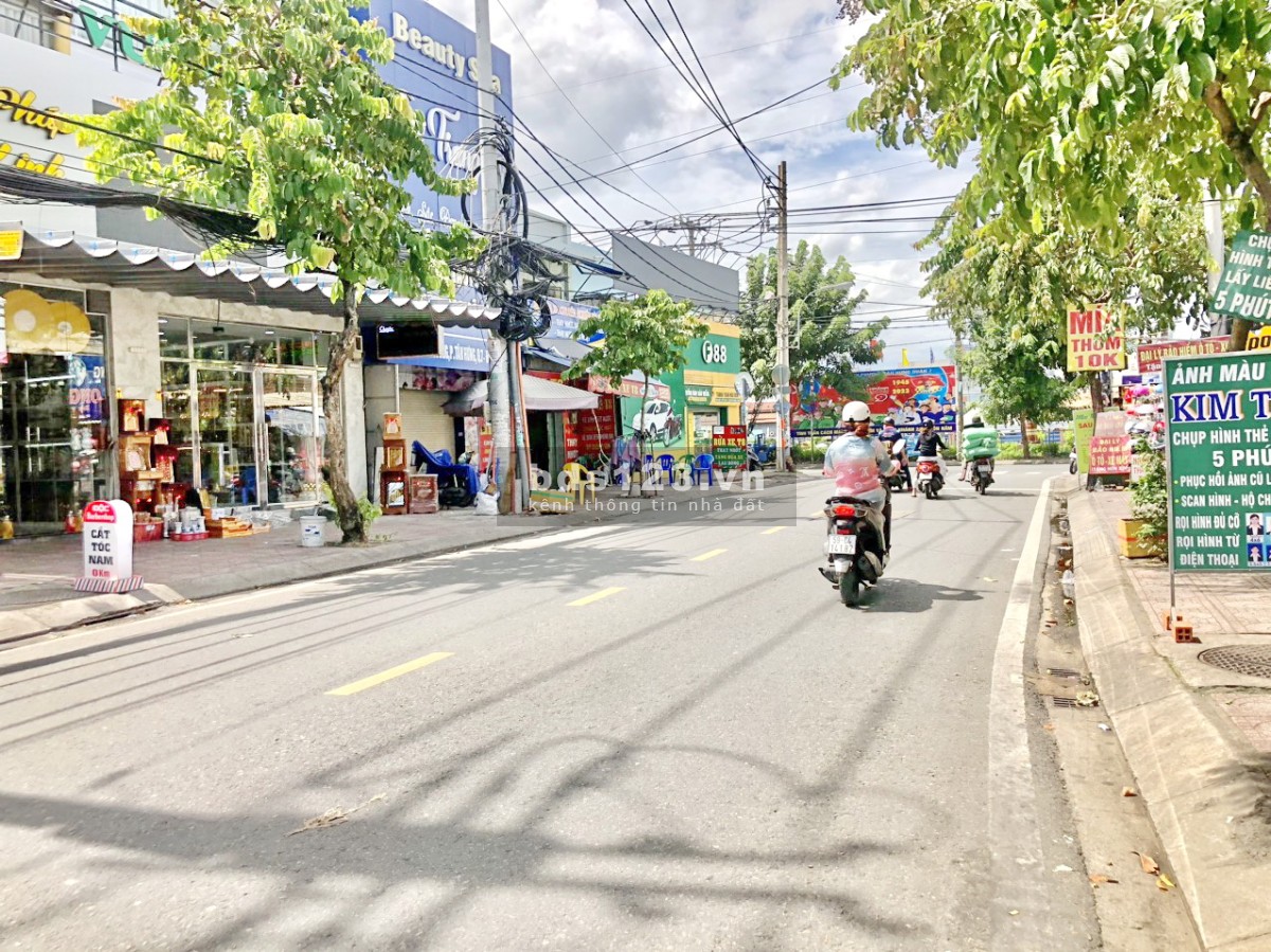 Cho thuê nhà mặt tiền 14 Lê Văn Lương Quận 7