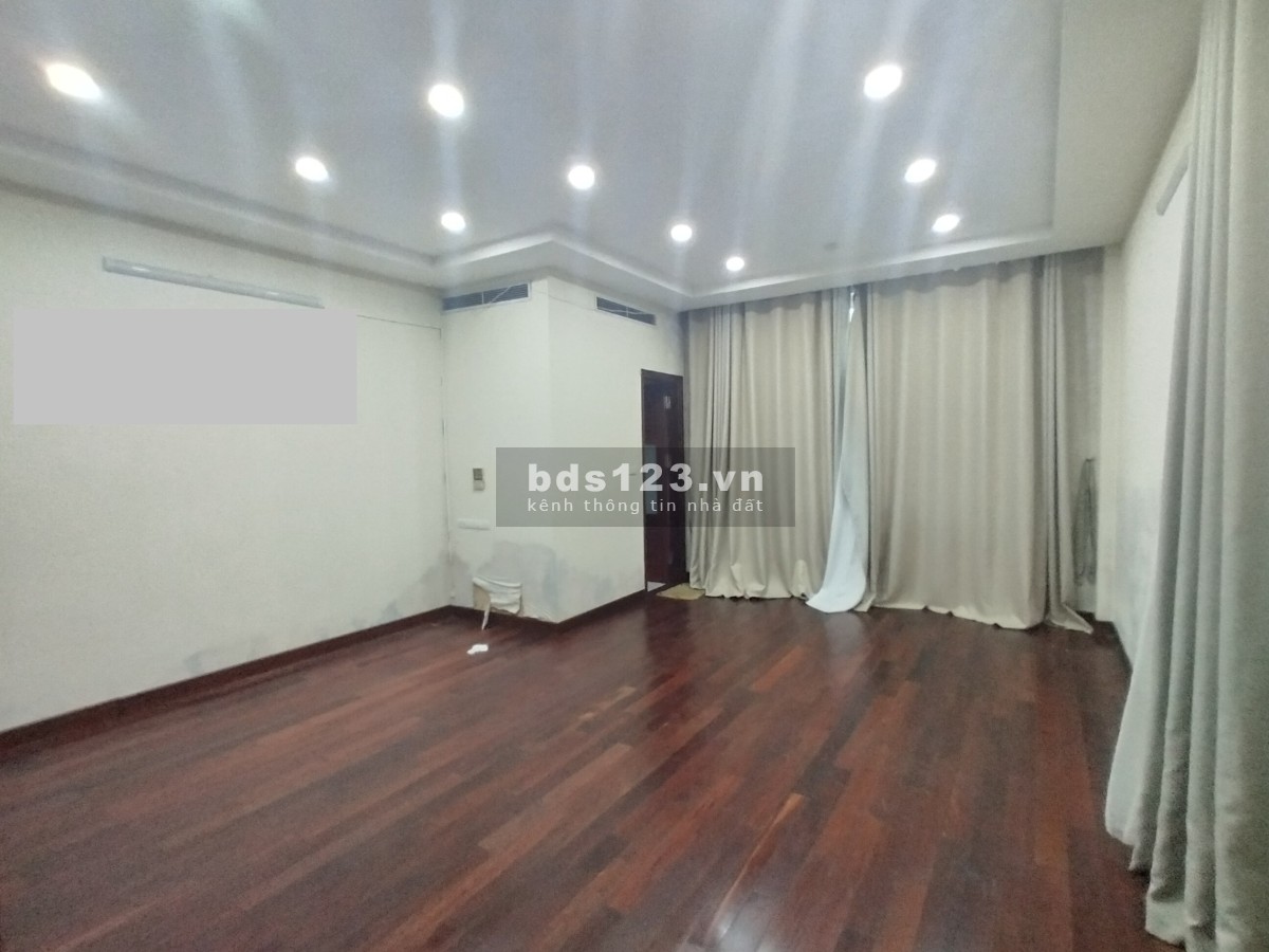 Tòa nhà ven hồ Tây. 571m2 x 5 tầng 2 hầm. Cho thuê mọi mô hình. Có cất lẻ theo từng tầng