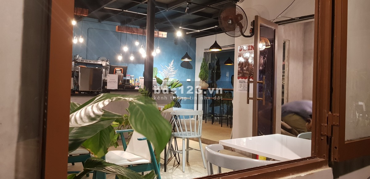 Thủ Đức - sang mặt bằng 9x10m, 1 trệt 1 lầu, máy lạnh, có phòng ở