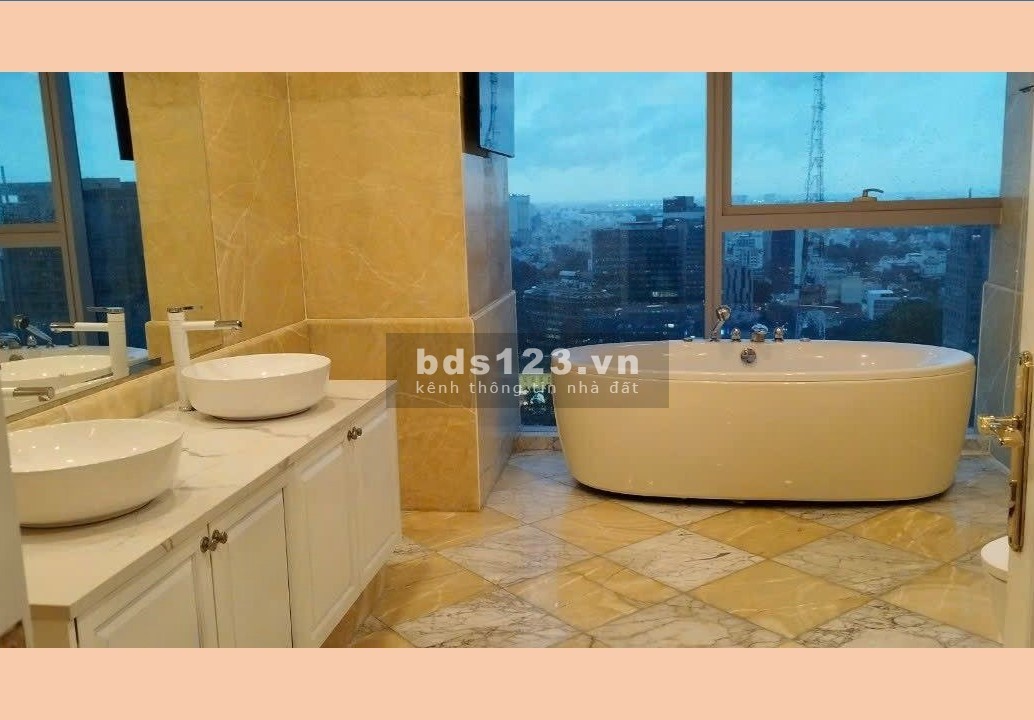 Cho thuê Penthouse cao cấp 3PN 297m2 tại Vincom Đồng Khởi view đẹp giá 110tr/tháng.